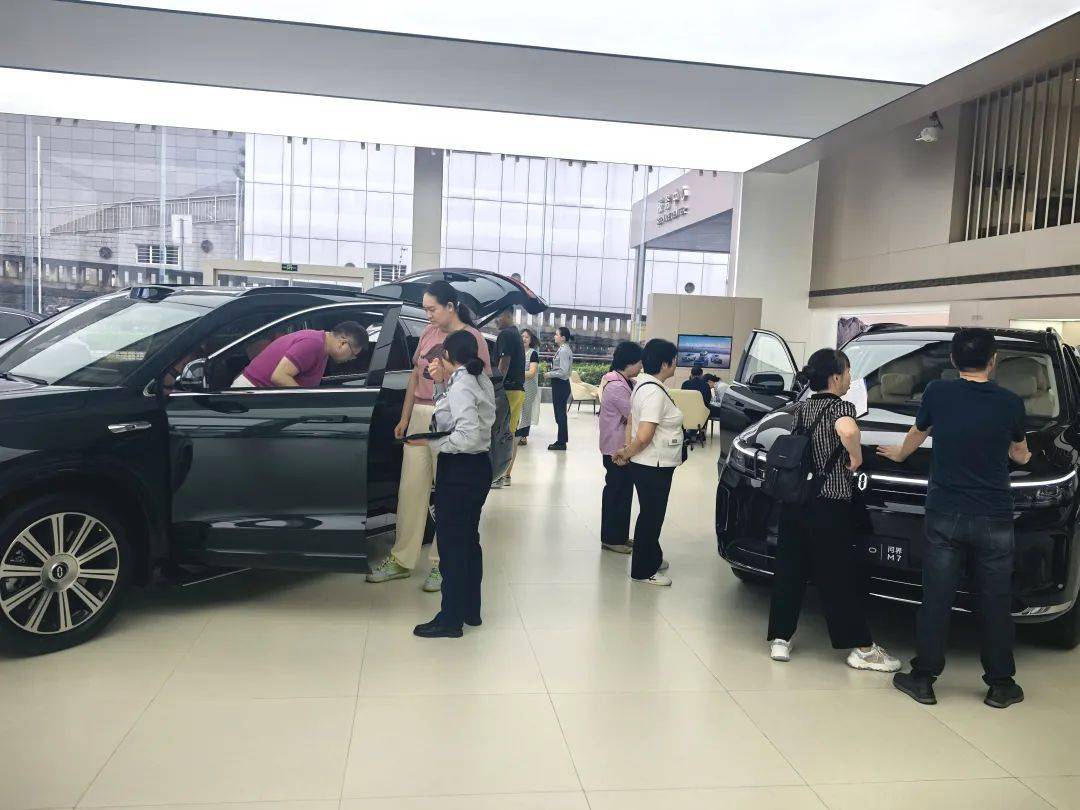 端午假期两江新区新能源汽车销售火爆，绿色出行渐成新风尚